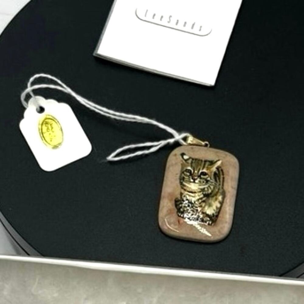 Lee Sands VNTG Hand Painted Cat Brooch 1/20 14k‎ Gold Filled Bail New Deadstock